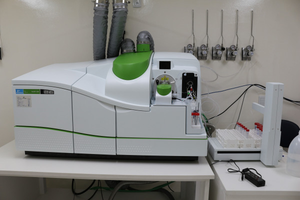 Espectrometria de Massas com Plasma Indutivamente Acoplado Perkin Elmer NexION 350D (ICP-MS).jpg